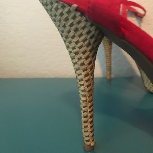 Red ankle strap heels - Picture 8 of 8